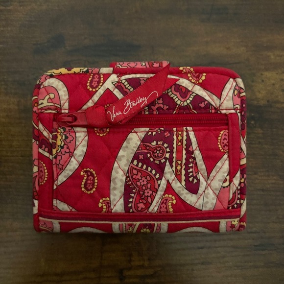 Vera Bradley Red Pink Paisley Quilted Bifold Compact Wallet with Zip Pocket - Picture 2 of 5